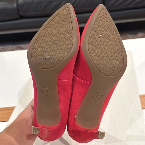 Michael Kors Satin Pumps 8M - Picture 5 of 5